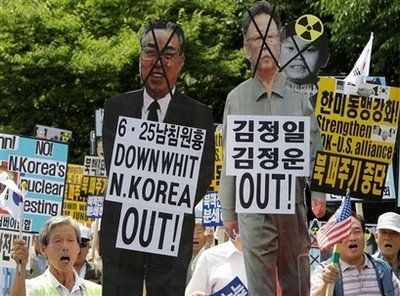 韩国爆发大规模反朝鲜游行示威活动