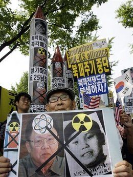 韩国爆发大规模反朝鲜游行示威活动(组图)