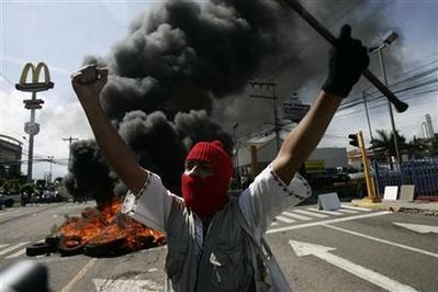 洪都拉斯发生政变 总统塞拉亚被迫出走(图)