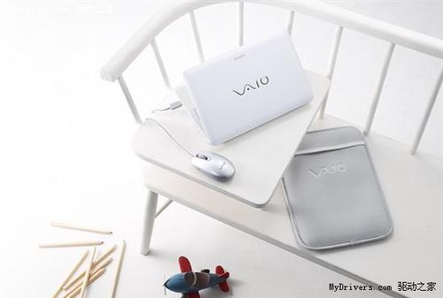 索尼首款上网本发布 10.1寸VAIO W