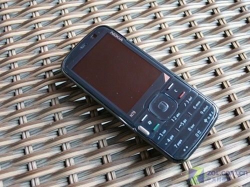 超帅明星再登场 黑色诺基亚N79港行促销