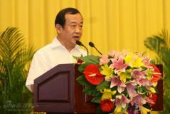 群星齐贺影协成立60年成龙幽默致辞称想当主席