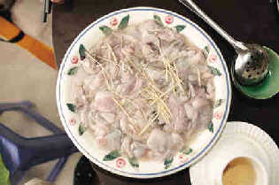 涮鸭嘴鱼连骨吃落肚