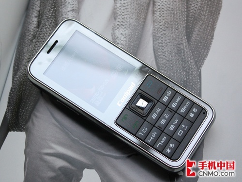 超值双模商务手机 酷派D21将破1100元-酷派