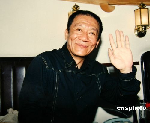 侯耀文万贯遗产失踪 生前女友和侯耀华疑侵吞