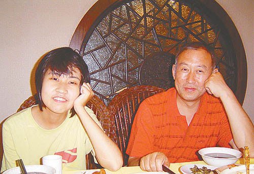 擅长写作女孩被香港高校录取(组图)
