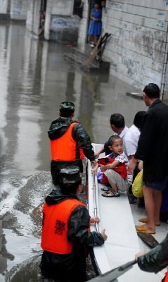 湖南强降雨致211.5万人受灾16人遇难1人失踪