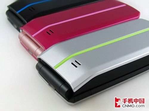 CDMA制式时尚新机 诺基亚2608三色图赏