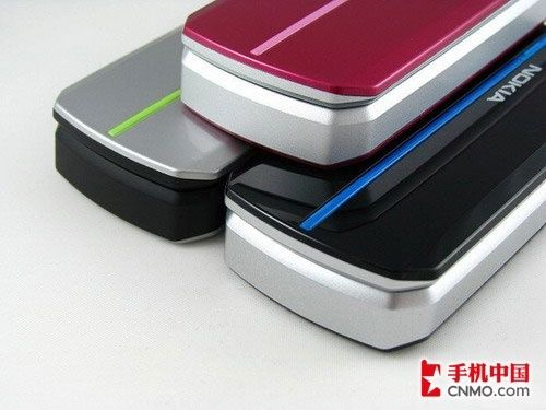 CDMA制式时尚新机 诺基亚2608三色图赏