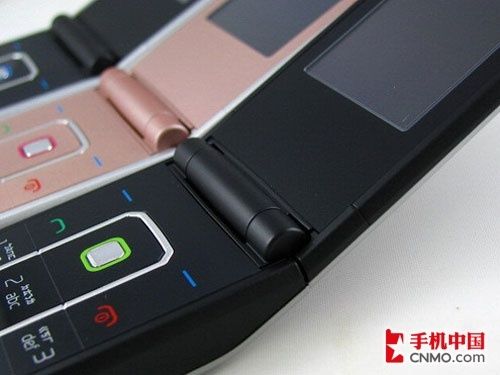 CDMA制式时尚新机 诺基亚2608三色图赏