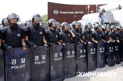 韩双龙汽车劳资双方达成协议 罢工者撤离车间