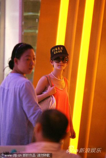 谢娜张杰低调看电影传年底前订婚(组图)