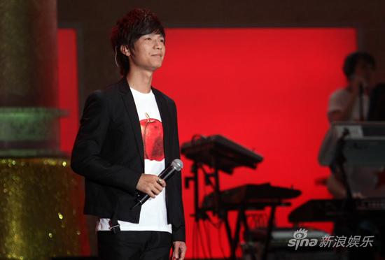 李谷一李双江唱响新中国成立六十周年金曲盛典