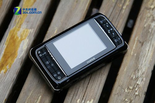 首款3D数码相机 富士W1真机精美图赏