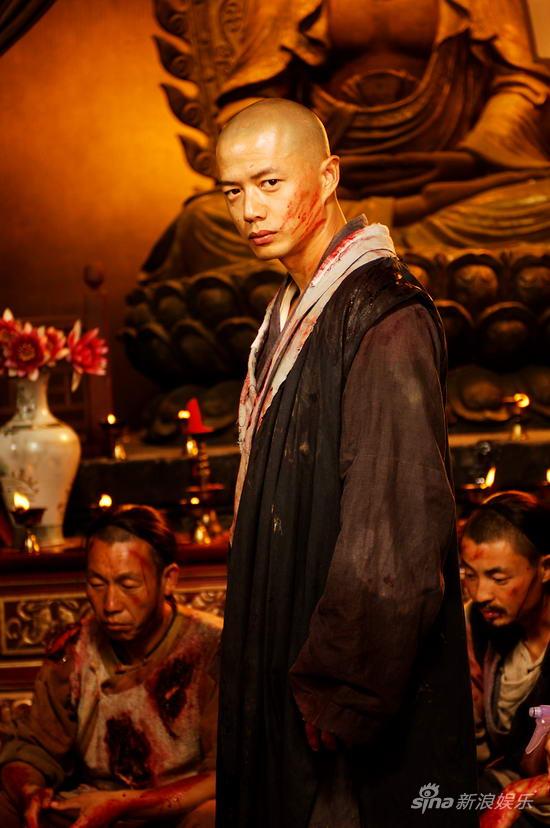 段奕宏为《爱有来生》剃光头诠释角色神行兼备