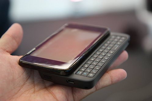 革新之作 诺基亚新旗舰N900真机解析