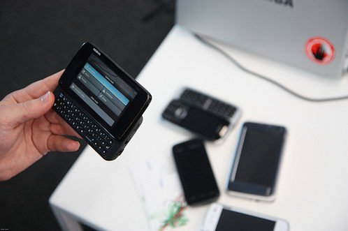 革新之作 诺基亚新旗舰N900真机解析