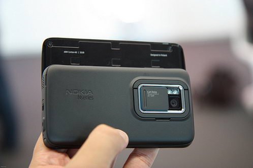 革新之作 诺基亚新旗舰N900真机解析