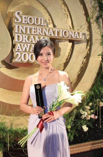 陈好获首尔电视节个人最高奖应邀参观韩电视台