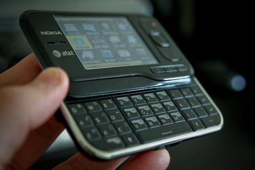 不足2000元 诺基亚侧滑盖6790s真机赏