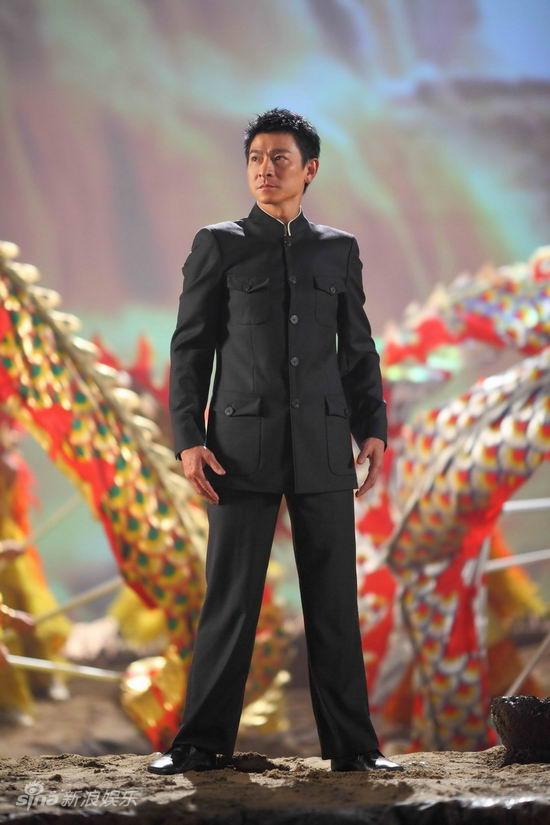 刘德华亲自填词唱《母亲》12年后再为祖国献歌