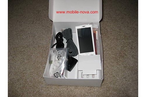 1GHz处理器 索尼爱立信旗舰X3真机亮相