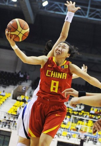 陈楠爆发率中国胜韩 女篮四强赛再战中华台北