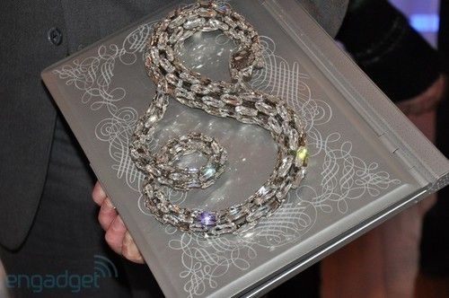 戴尔Adamo本装上施华洛世奇水晶蛇(图)