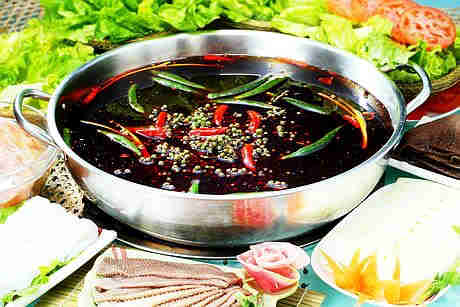 吃火锅应该先涮菜再放肉