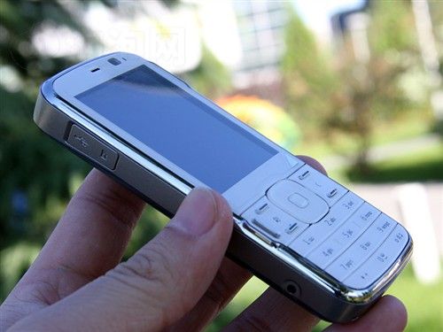 全都不到2000元 八款超值手机倾情推荐