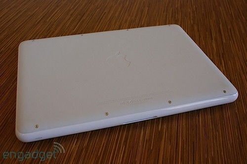 苹果一体成型MacBook新本实机曝光(图)