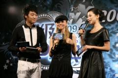 组图:09MTV超级盛典启动张靓颖黑丝袜秀美腿