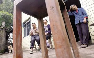 小伙沉迷网络 玩通宵电脑后喝农药身亡(图)
