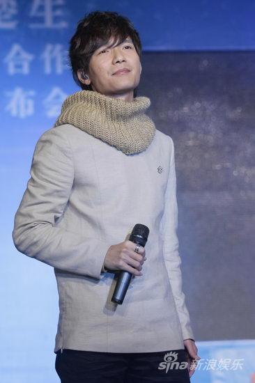 陈楚生正式签约华谊12月北京开个唱(组图)