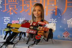 张靓颖签约环球陈奕迅道贺秀海豚音感动全场
