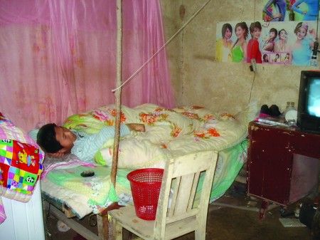 山东菏泽一家族13人患上脆骨病(图)