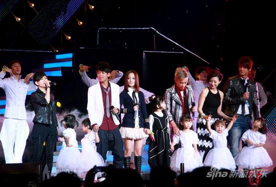 刘德华携众星慈善演出助聋儿走出无声世界(图)