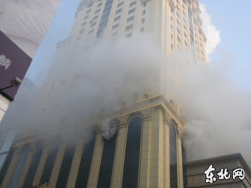 哈尔滨大世界商场凌晨起火 初步怀疑人为纵火