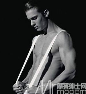 原地扭扭减赘肉 男女都适合