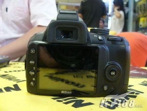 尼康D3000猛发力 数码单反关注度TOP10