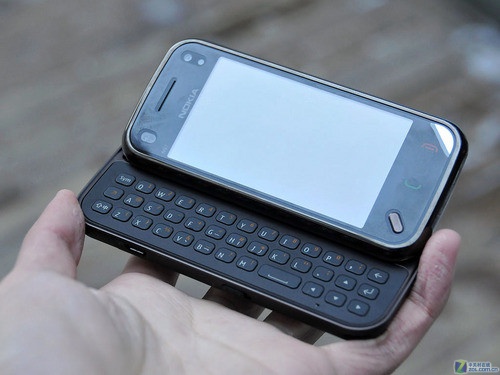 索尼爱立信X2领衔 12.14多媒体手机报表-索尼