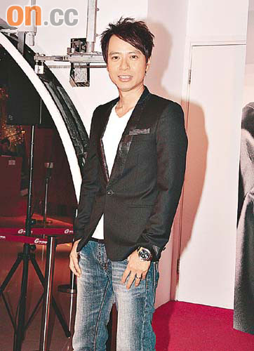 李克勤承认老婆再有喜无奈公司封杀无线(图)