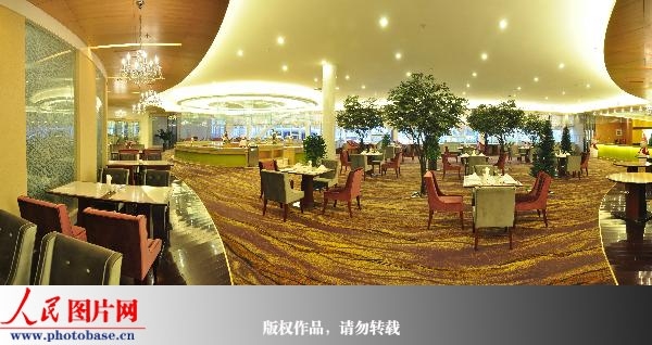 酒店休闲地带“阿菠萝的秘密”采用太阳能发光灯具照明。 版权作品,请勿转载。