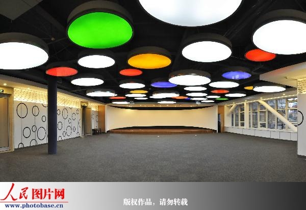 酒店使用大量太阳能节能灯具进行照明。 版权作品,请勿转载。