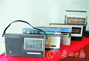男子收藏3千部国产收音机 拟办博物馆(图)