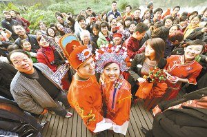 美国小伙八抬大轿迎娶重庆新娘(组图)