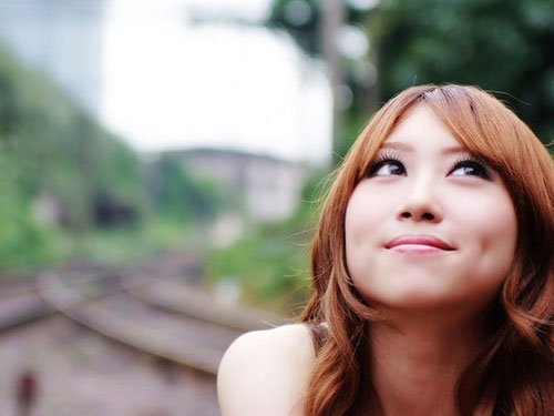 庆武广高铁开通 铁轨美女摄影精选