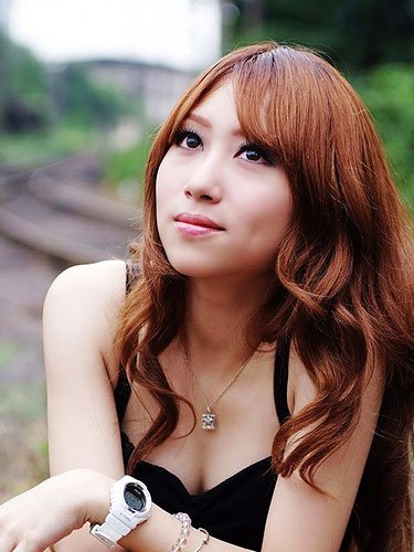 庆武广高铁开通 铁轨美女摄影精选