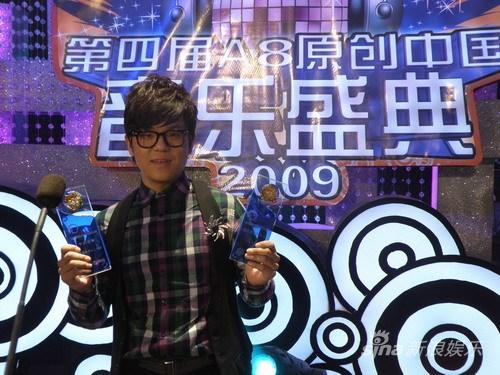 任岩亮相原创音乐盛典囊括双奖出人意料(图)