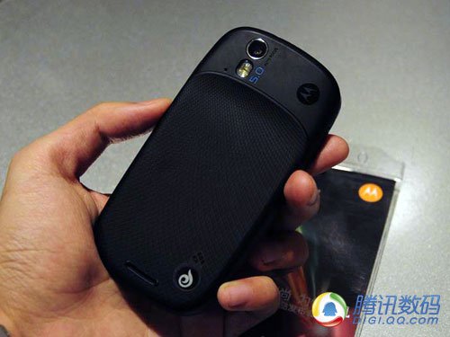 MOTO发布国内首款Android2.0手机XT800